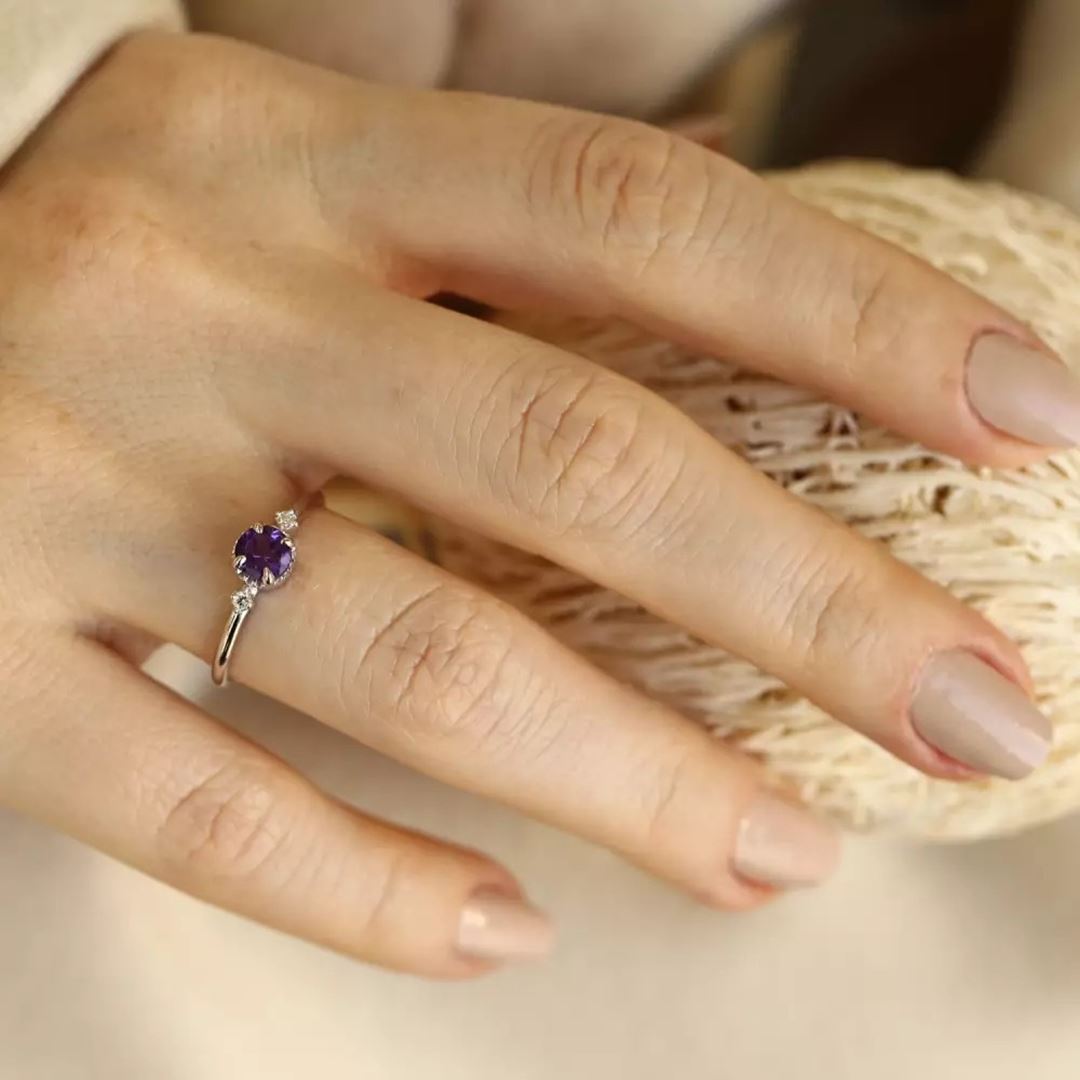 Trine Ametist ve Pırlanta Taşlı Beyaz Altın Yüzük