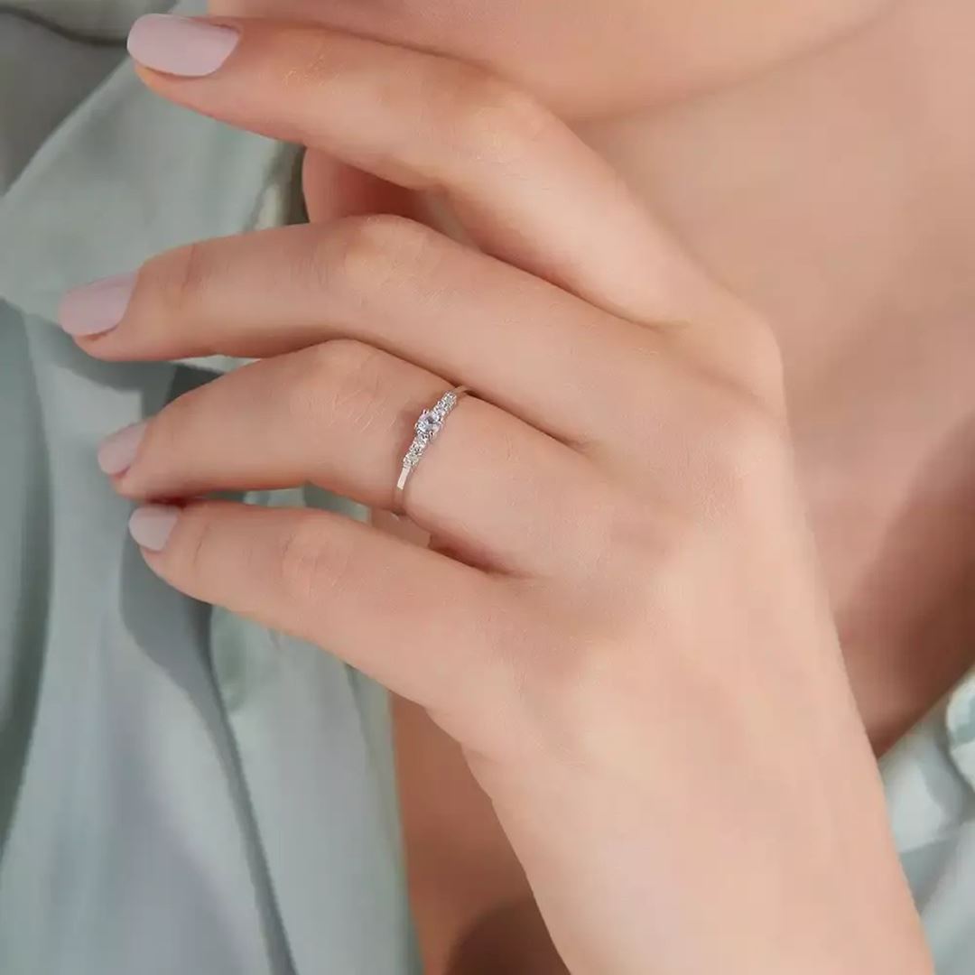 0.25 CT Ice Blue Safir ve Pırlanta Taşlı Beyaz Altın Yüzük