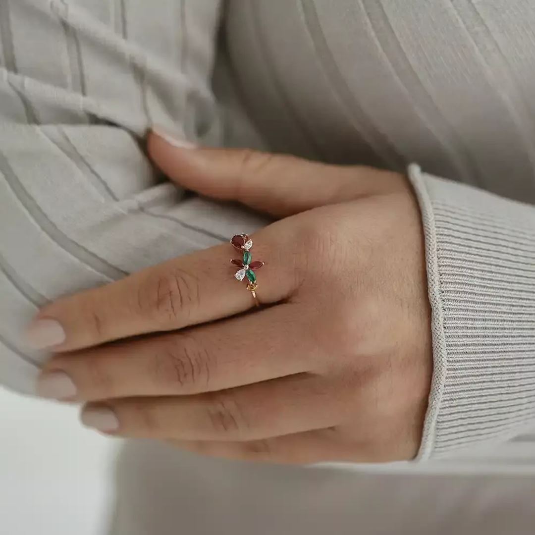 Pırlanta, Yakut ve Zümrüt Taşlı Rose Altın Çiçek Yüzük