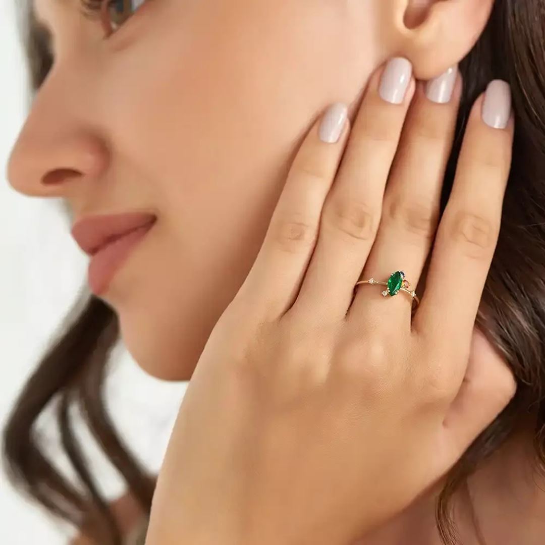 0.64 CT Multicolor Safir ve Zümrüt Taşlı Sarı Altın Yüzük