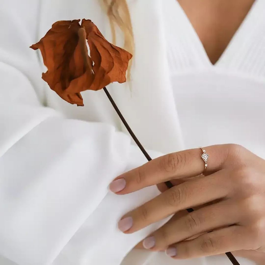 0.10 CT Pırlanta Taşlı Rose Altın Yüzük