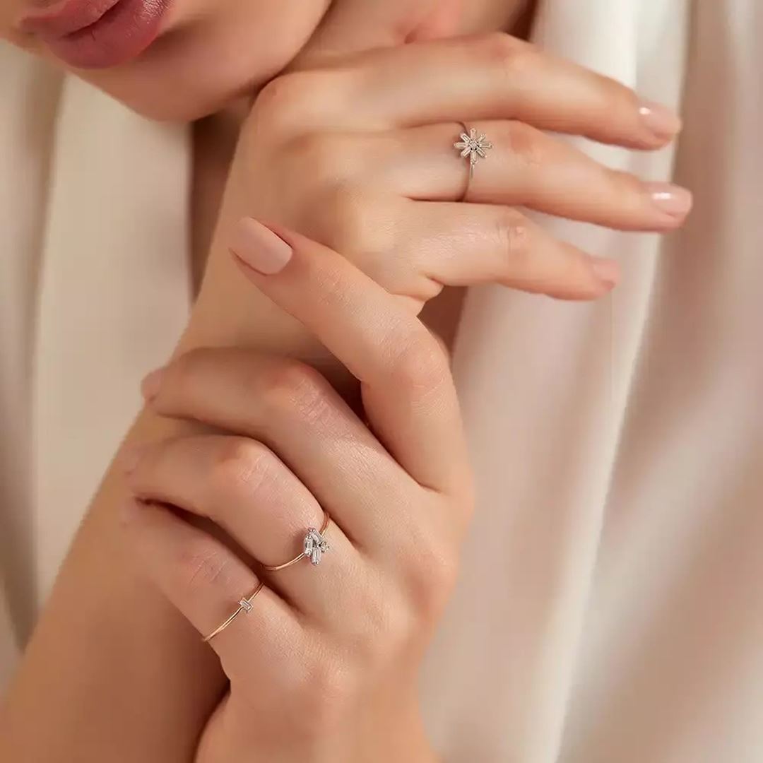 Solid 0.04 CT Baget Pırlanta Taşlı Rose Altın Yüzük