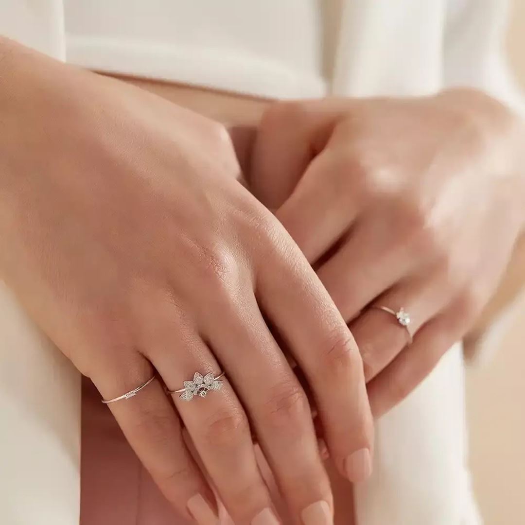 Solid 0.05 CT Baget Pırlanta Taşlı Beyaz Altın Yüzük