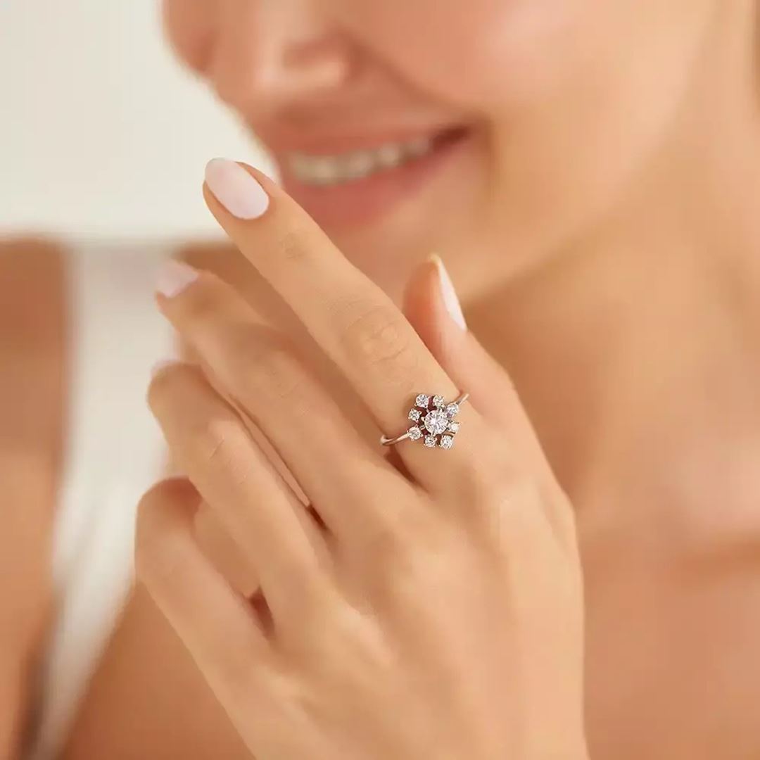 Hake 0.77 CT Pırlanta Taşlı Beyaz Altın Yüzük