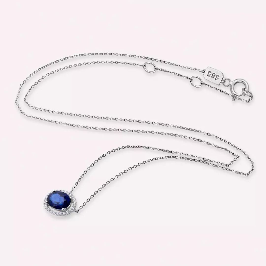 Jade Oval Kesim Safir ve Pırlanta Taşlı Beyaz Altın Kolye