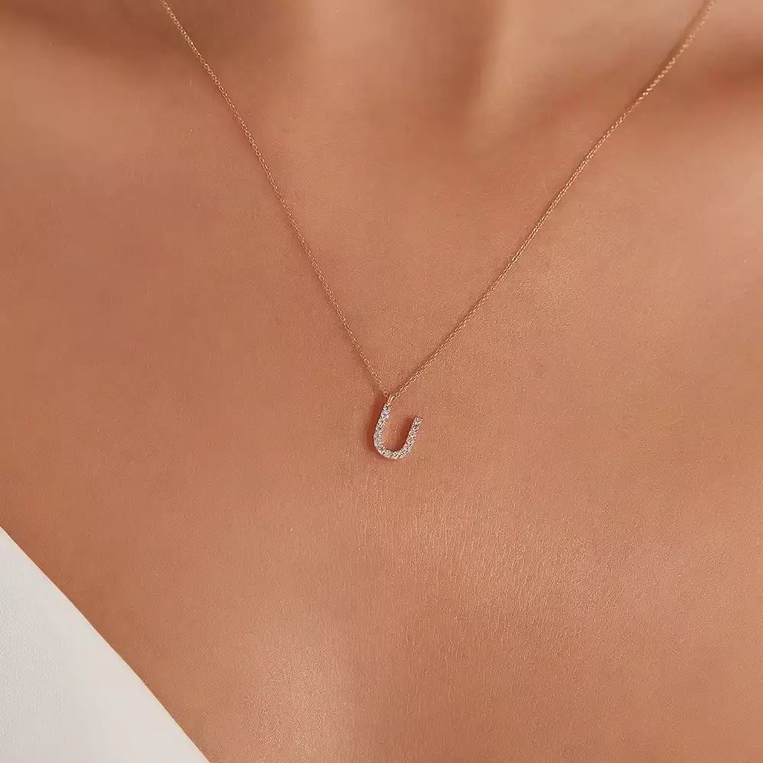 U Harf 0.10 CT Pırlanta Taşlı Rose Altın Kolye