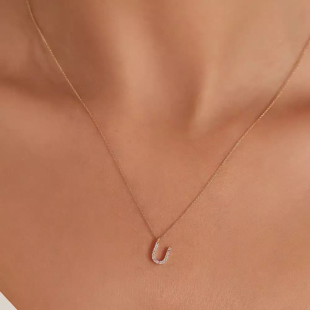 U Harf 0.10 CT Pırlanta Taşlı Rose Altın Kolye