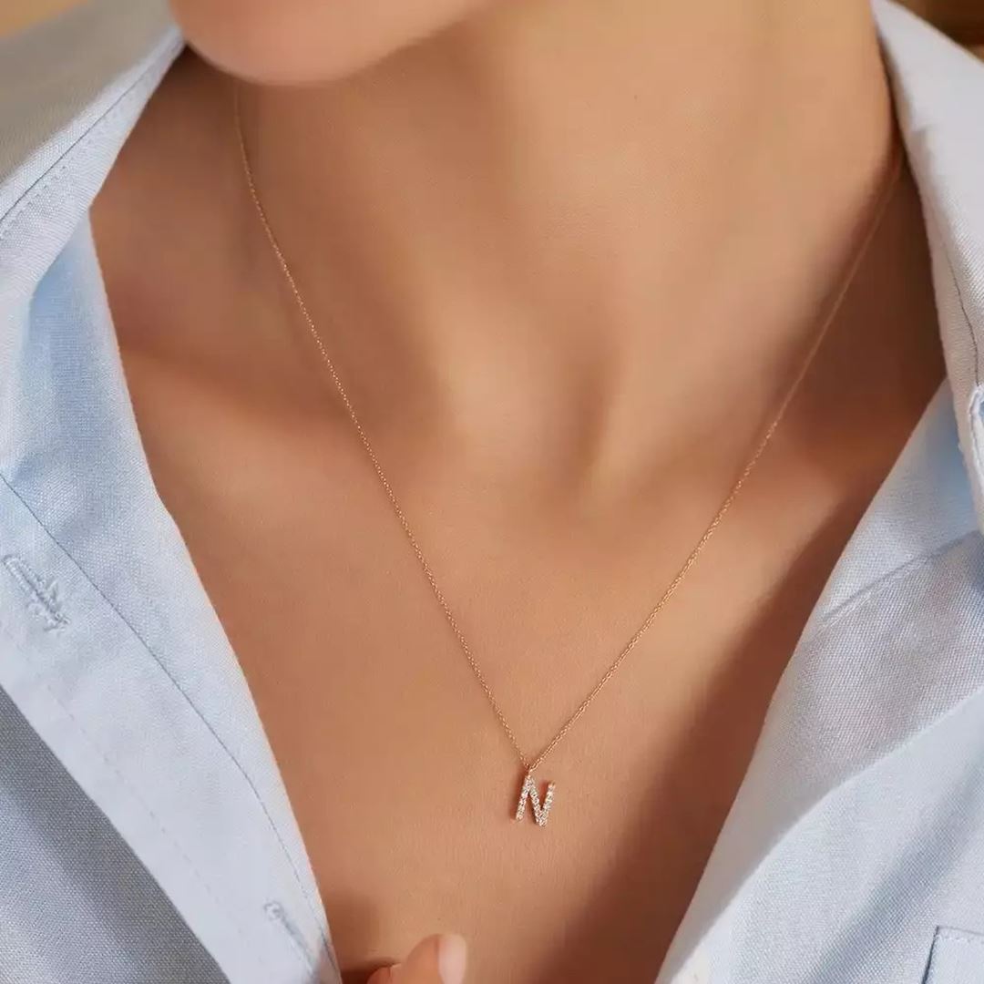 N Harf 0.10 CT Pırlanta Taşlı Rose Altın Kolye