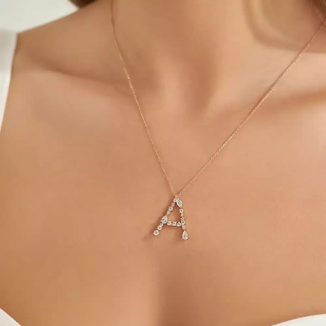 A Harf 0.94 CT Pırlanta Taşlı Rose Altın Kolye