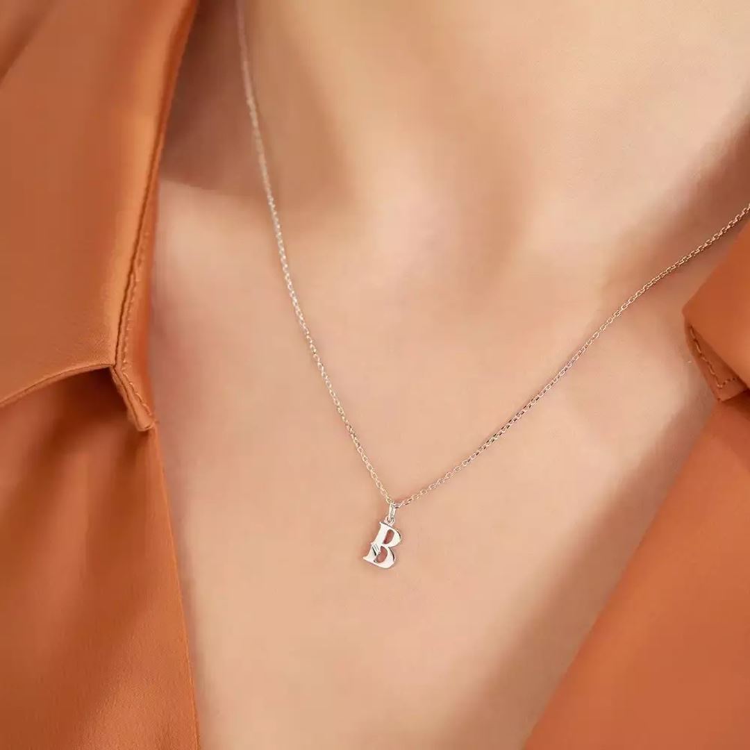 B Harf Pırlanta Taşlı Beyaz Altın Kolye