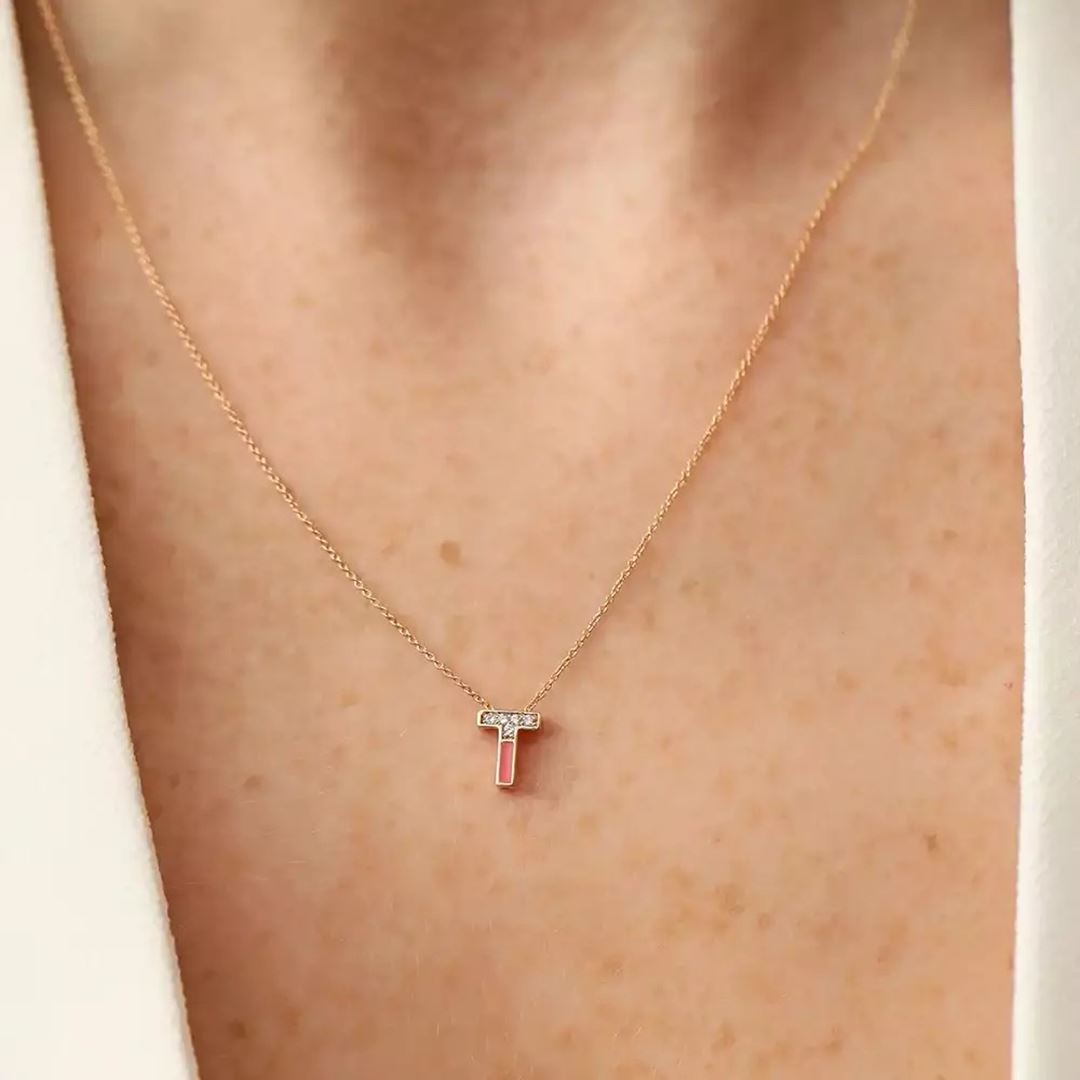 T Harf Pırlanta Taşlı ve Pembe Mineli Rose Altın Kolye
