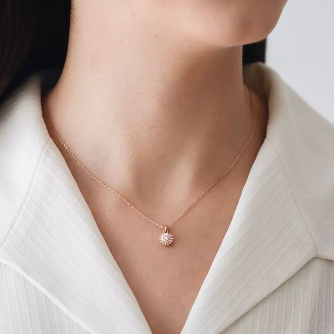 Shiny Baget Kesim Pırlanta Taşlı Rose Altın Kolye