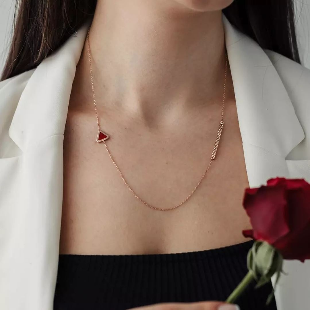 Rift Kırmızı Mineli Rose Altın Kolye