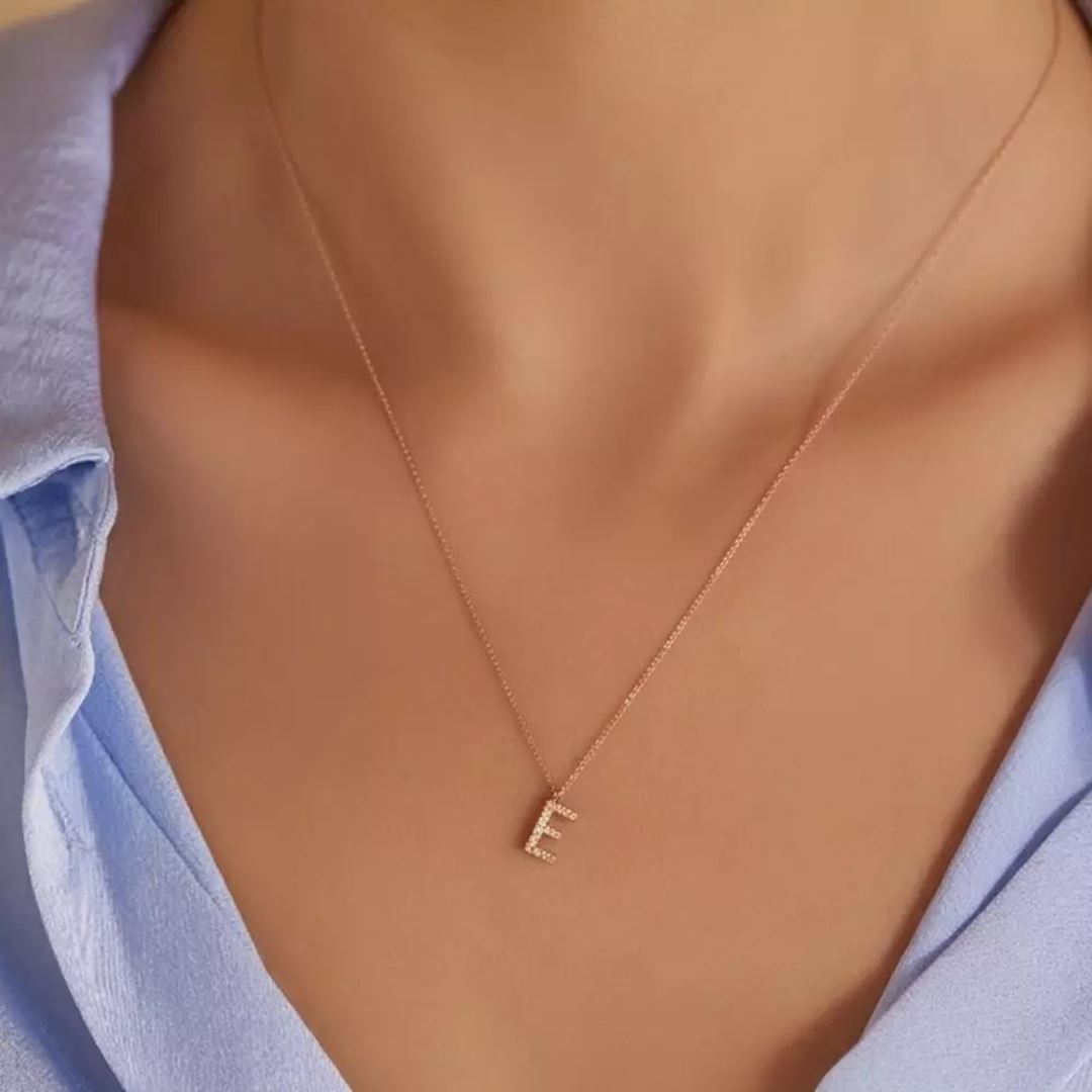 E Harf 0.07 CT Pırlanta Taşlı Rose Altın Kolye