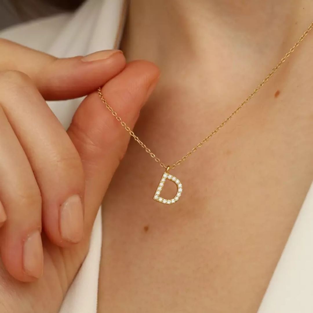D Harf 0.09 CT Pırlanta Taşlı Sarı Altın Kolye