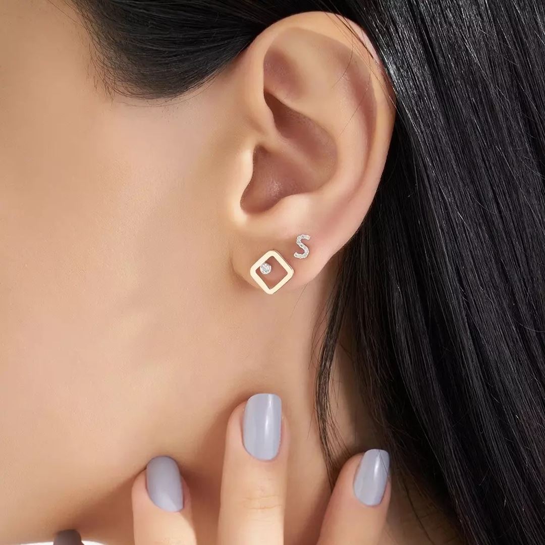 S Harf Pırlanta Taşlı Beyaz Altın Tek Küpe