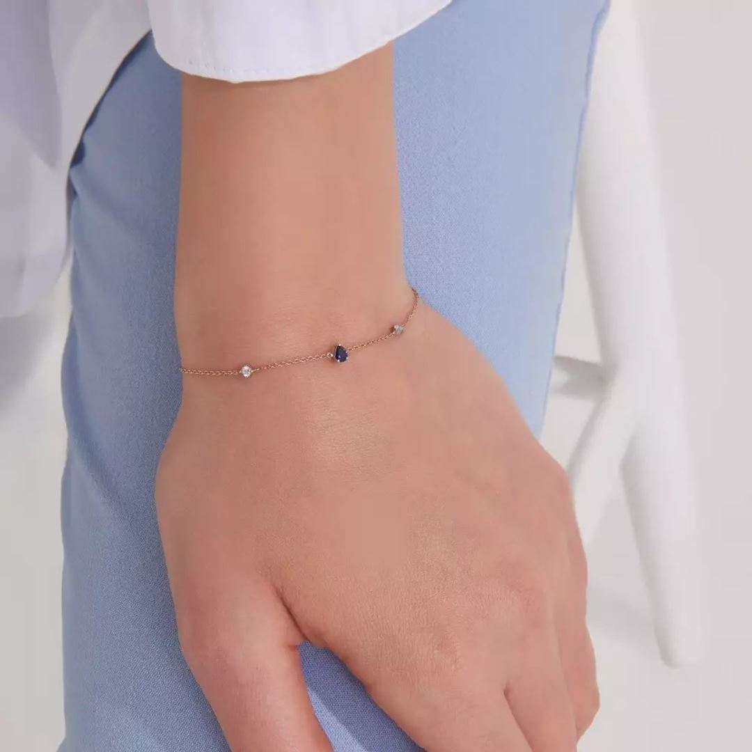 Brie Damla Kesim Safir ve Pırlanta Taşlı Rose Altın Bileklik