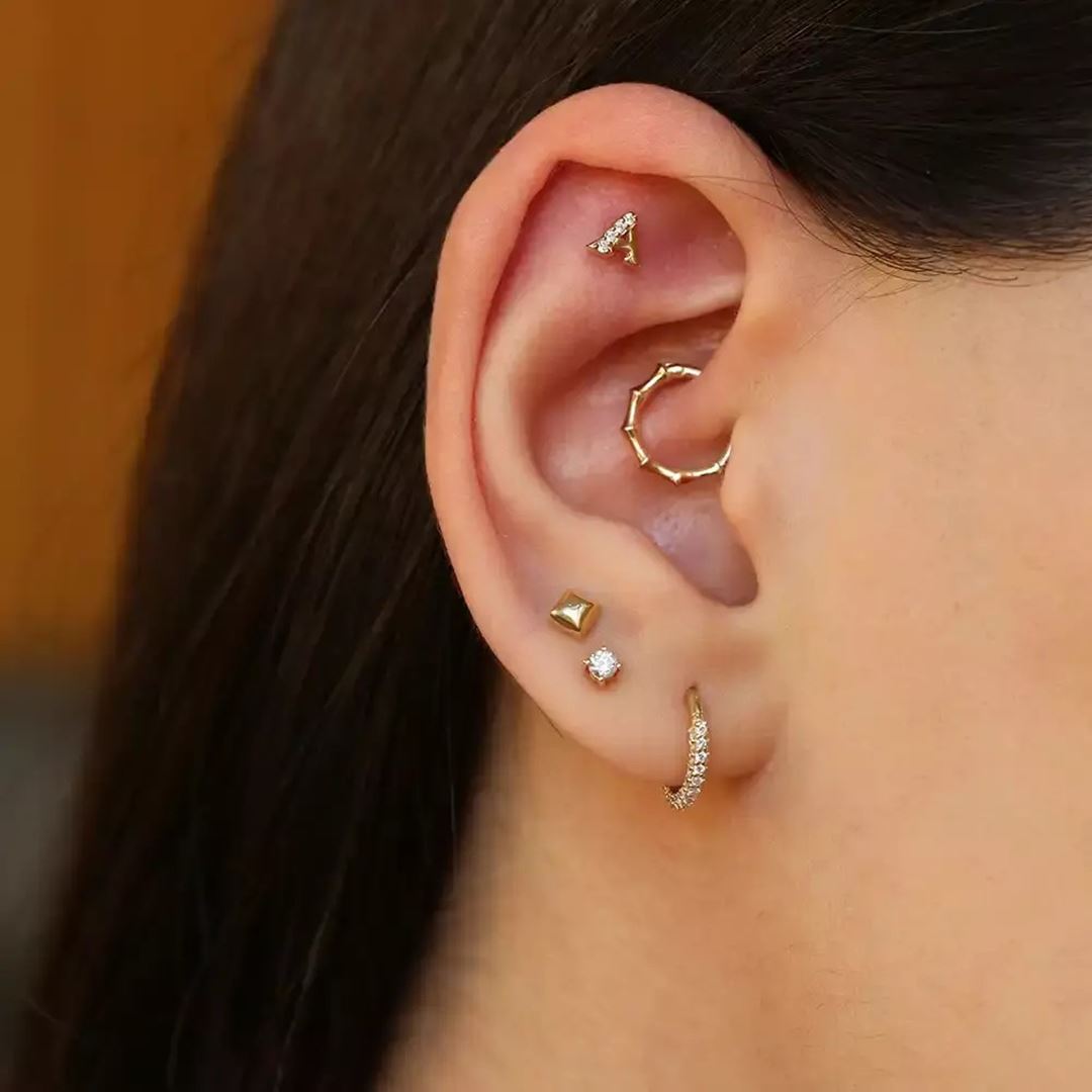 A Harf Pırlanta Taşlı Sarı Altın Piercing