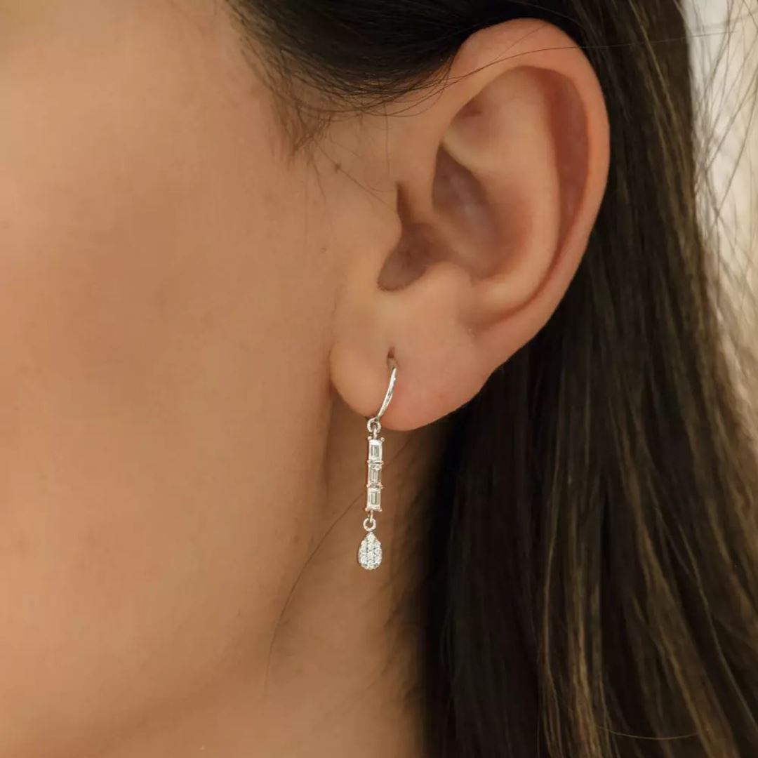 Dash Baget Kesim Pırlanta Taşlı Beyaz Altın Küpe