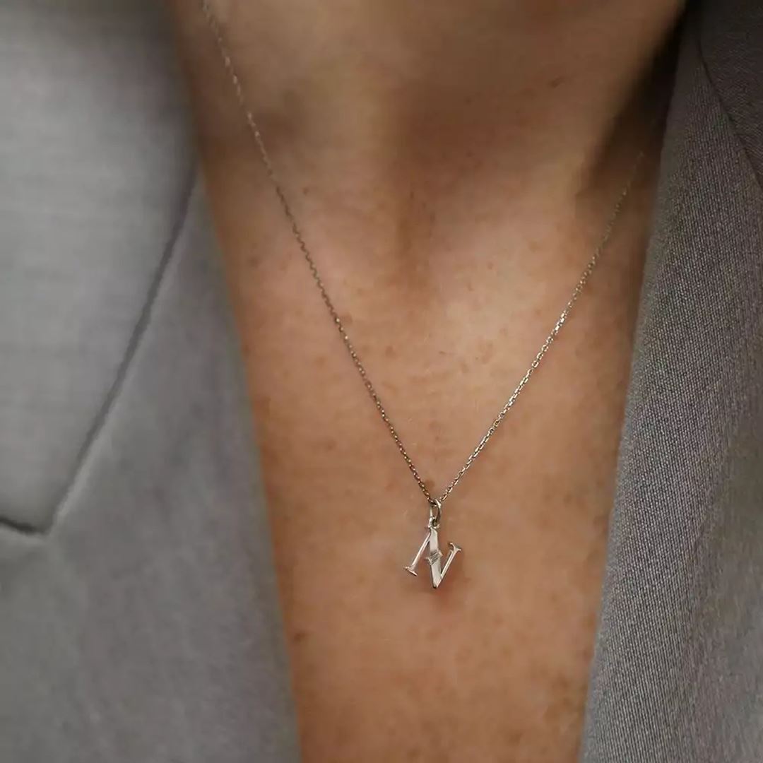 N Harf Pırlanta Taşlı Beyaz Altın Kolye