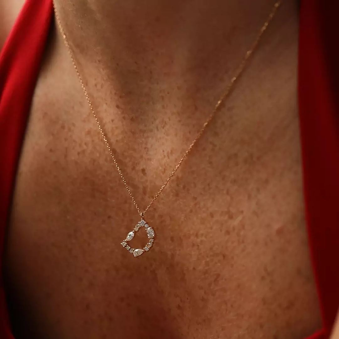 D Harf 0.70 CT Pırlanta Taşlı Rose Altın Kolye