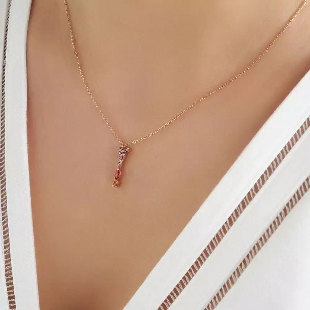 İ Harf Siyah Pırlanta ve Multicolor Safir Rose Altın Kolye