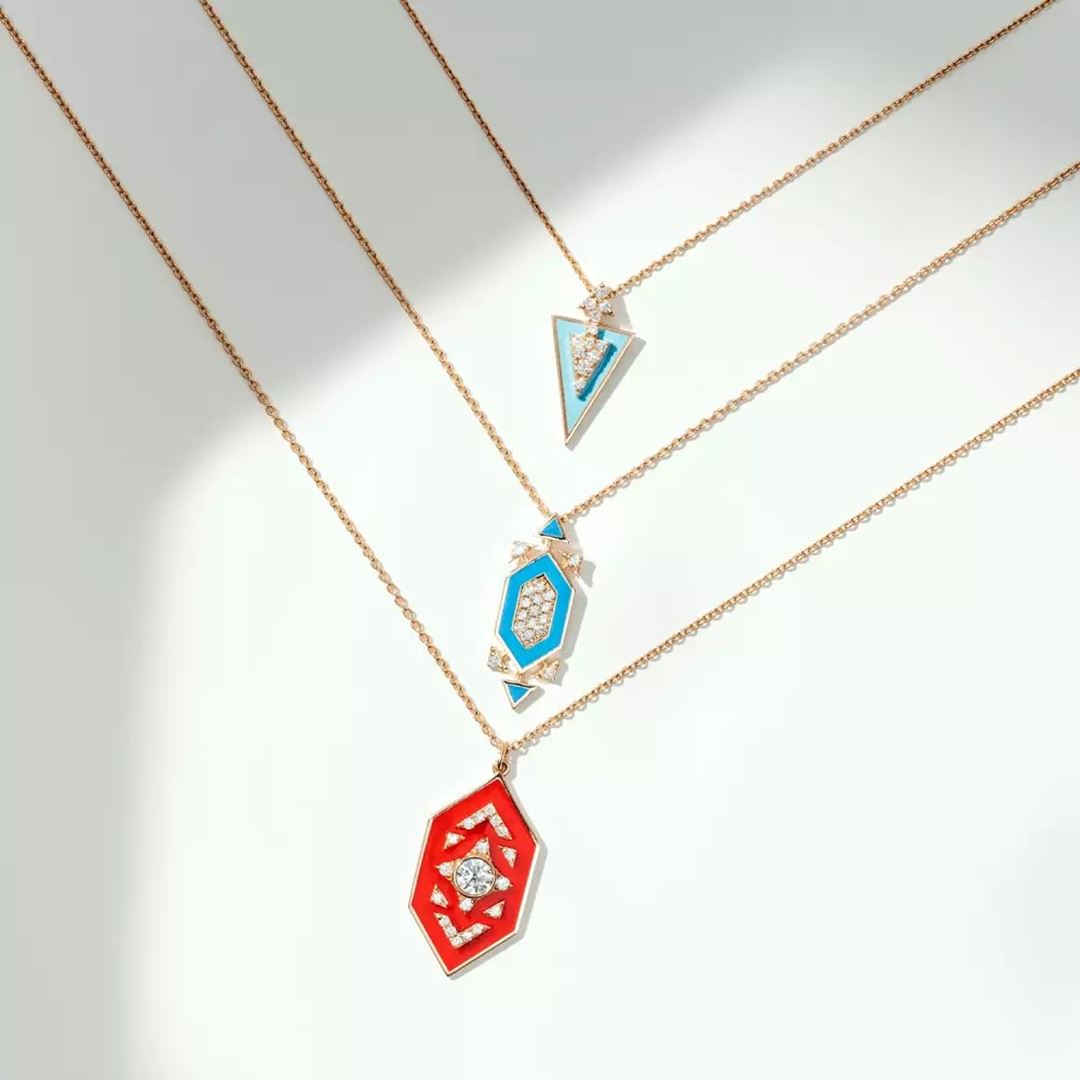 Shield Pırlanta Taşlı ve Kırmızı Mineli Kolye