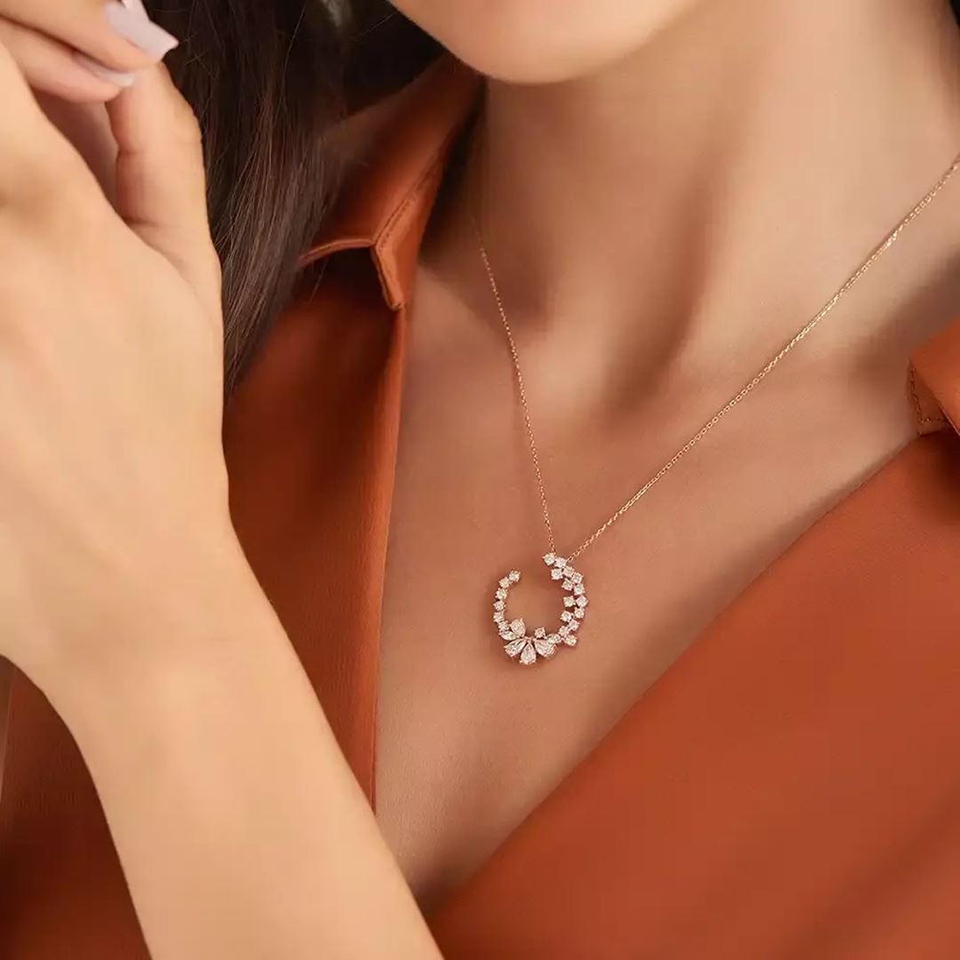 Solve Pırlanta Taşlı Rose Altın Kolye