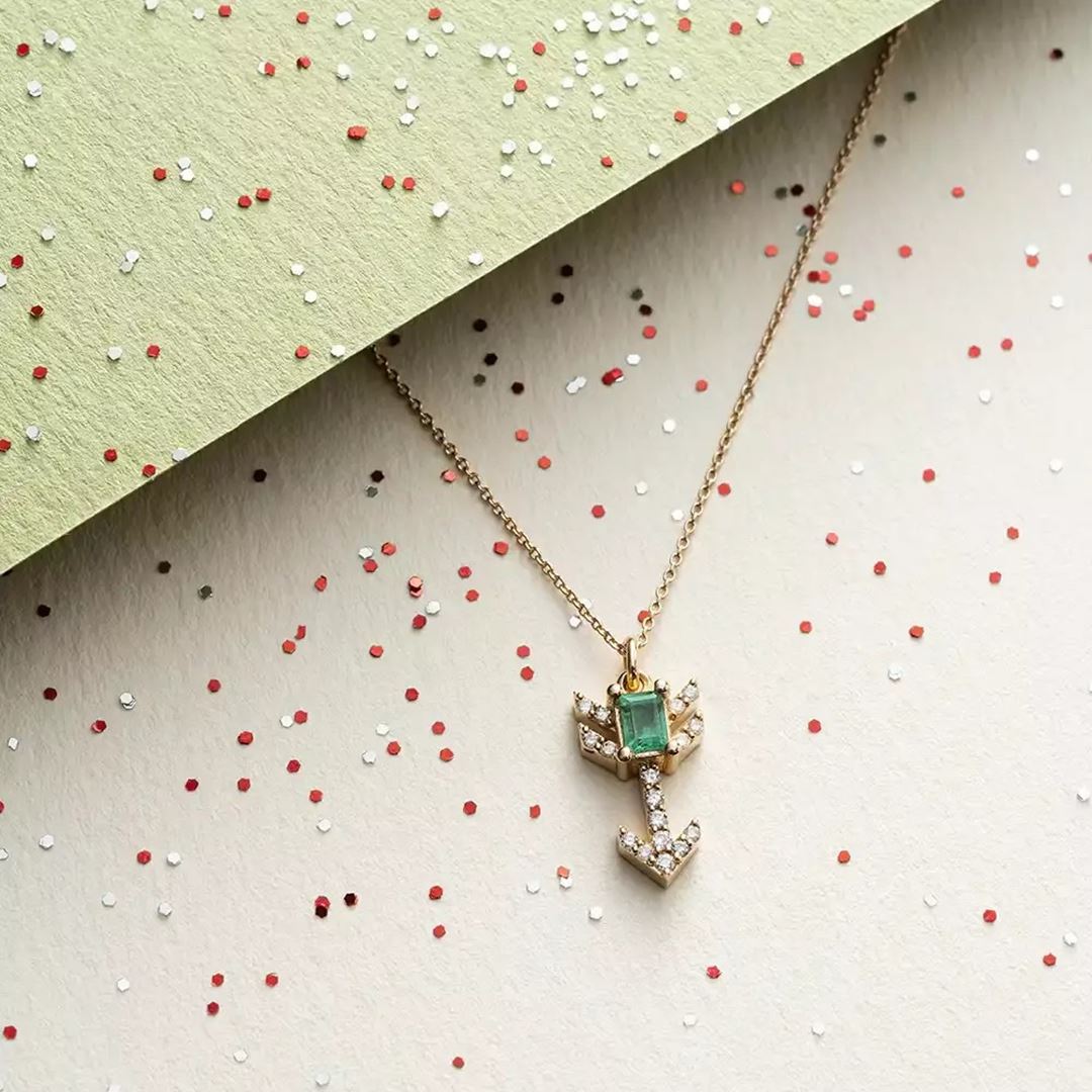 Chevron Zümrüt ve Pırlanta Taşlı Kolye