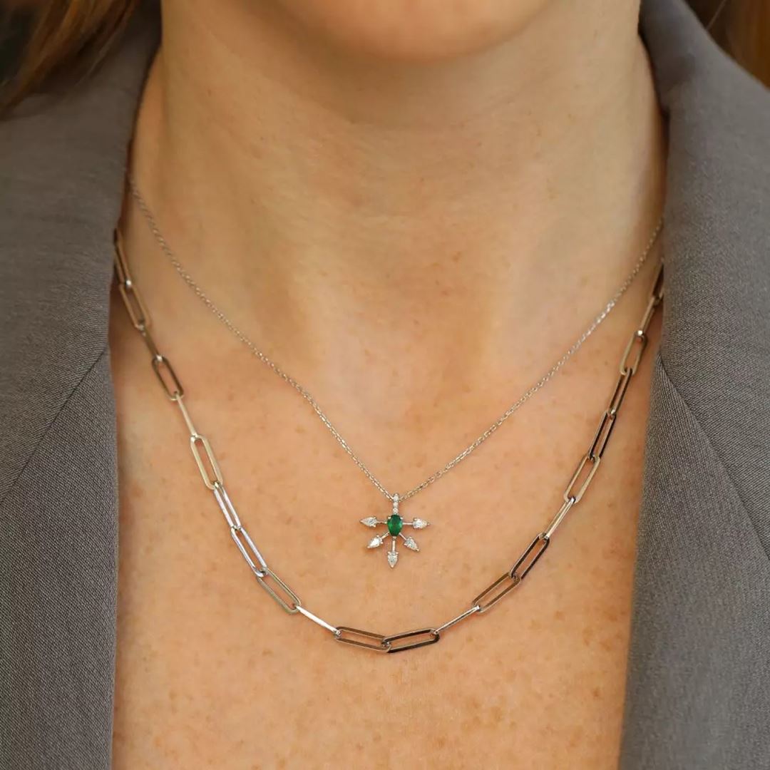 Elysian  Zümrüt ve Pırlanta Taşlı Beyaz Altın Kolye