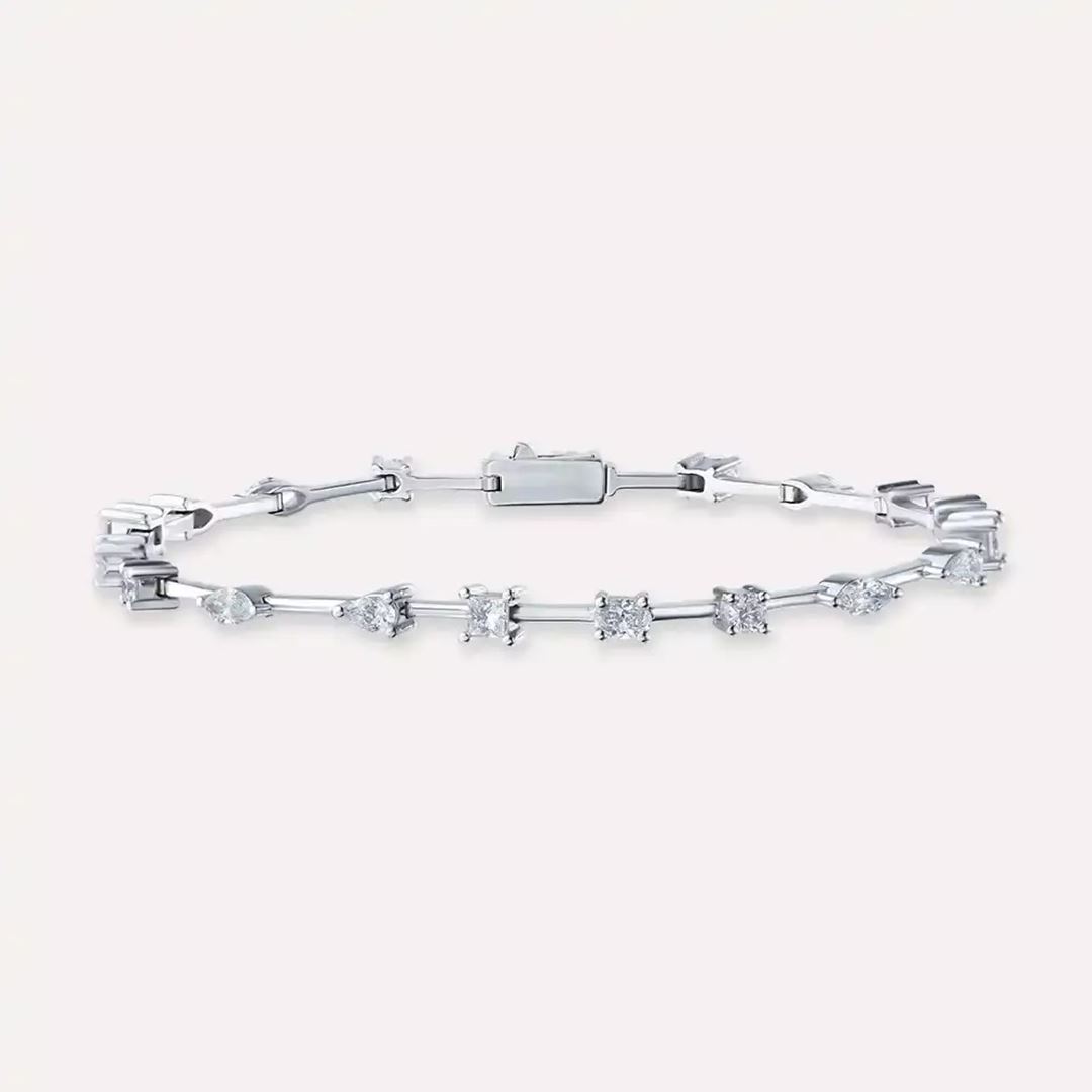 Dina Pırlanta Taşlı Beyaz Altın Bileklik