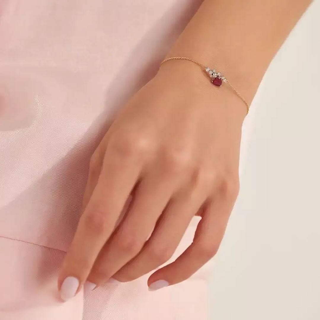 Zoya Red Safir ve Pırlanta Taşlı Rose Altın Bileklik