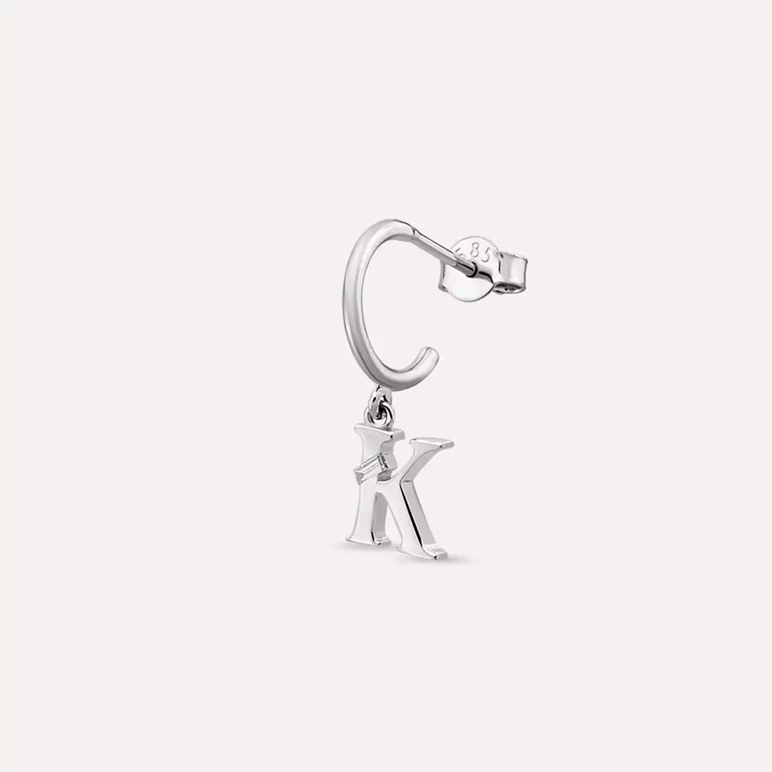 K Harf Pırlanta Taşlı Sallantılı Beyaz Altın Küpe