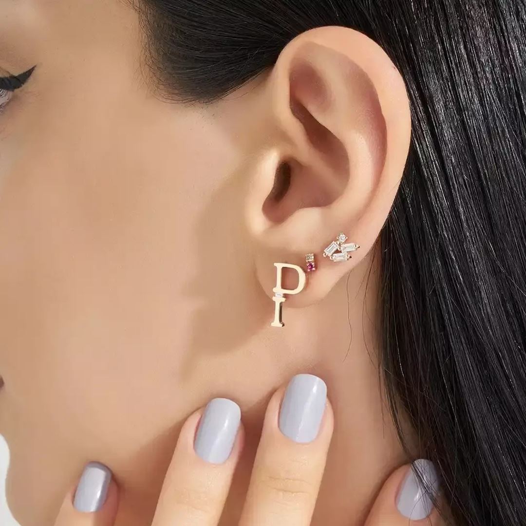 Micra 0.20 CT Baget Pırlanta Taşlı Rose Altın Mini Tek Küpe