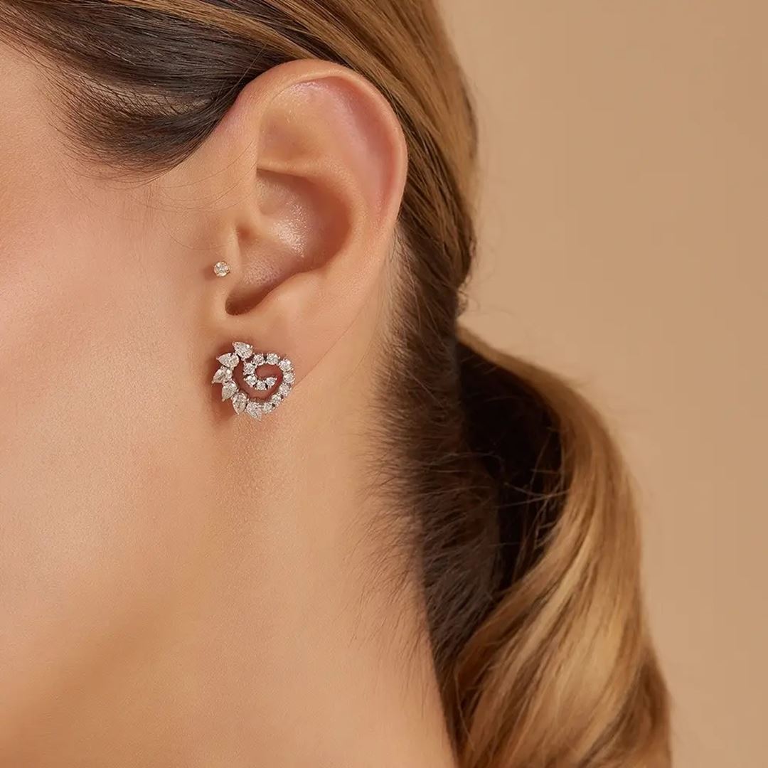 Peri Damla Kesim Pırlanta Taşlı Beyaz Altın Küpe