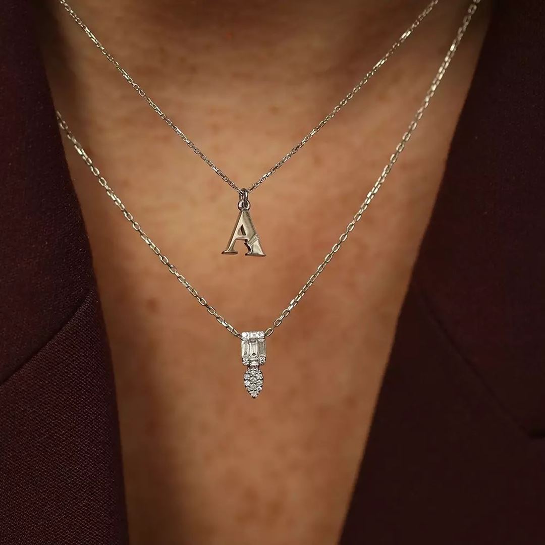 0.22 CT Baget Kesim Pırlanta Taşlı Beyaz Altın Kolye