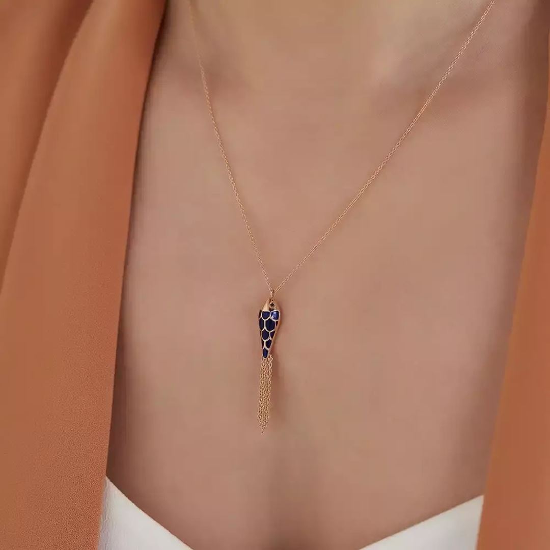 Fish Siyah Pırlanta Taşlı Lacivert Mineli Rose Altın Kolye