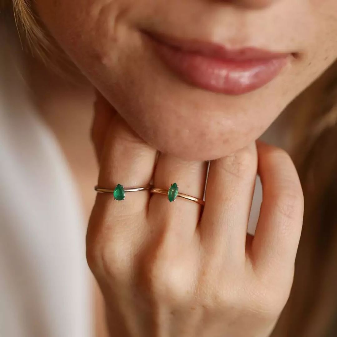 0.25 CT Damla Kesim Zümrüt Taşlı Beyaz Altın Yüzük