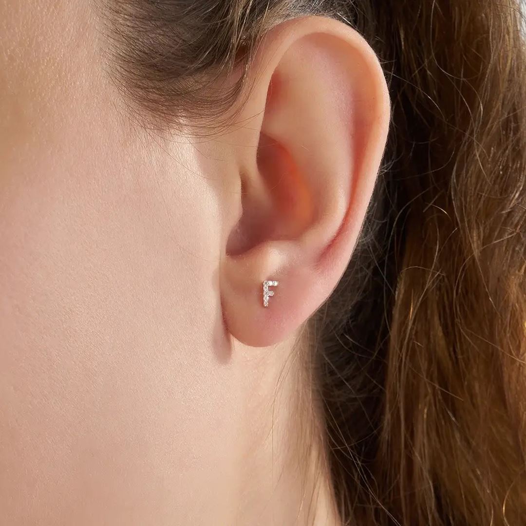 F Harf Pırlanta Taşlı Rose Altın Piercing