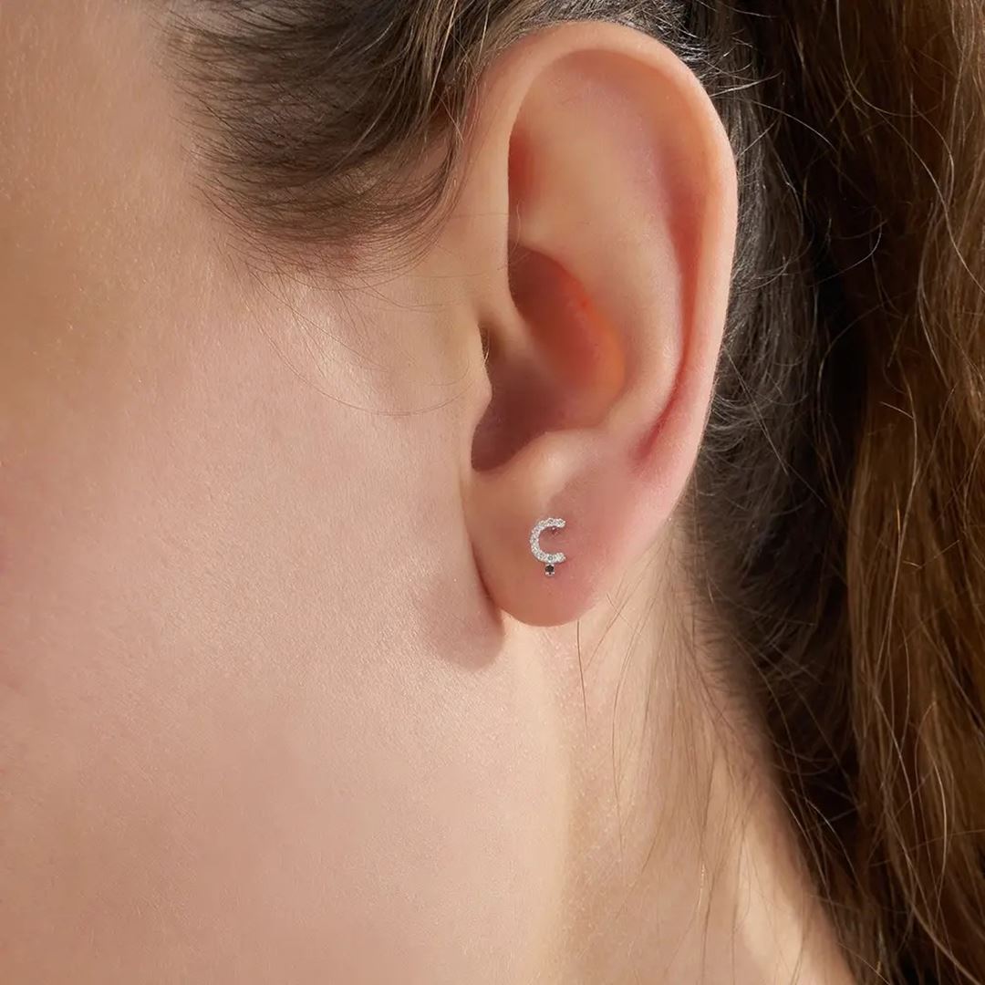 Ç Harf Pırlanta Taşlı Beyaz Altın Piercing