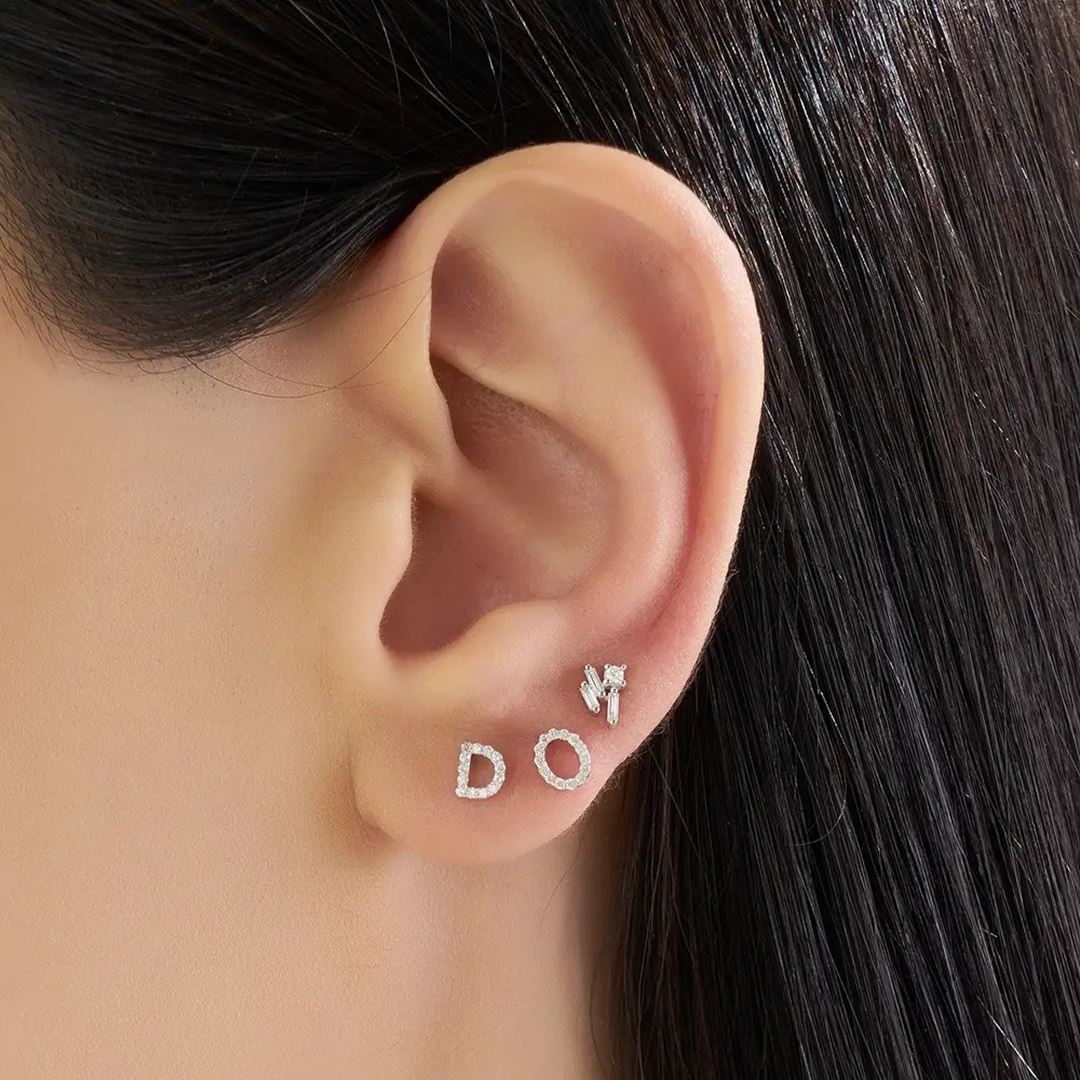 D Harf Pırlanta Taşlı Beyaz Altın Piercing