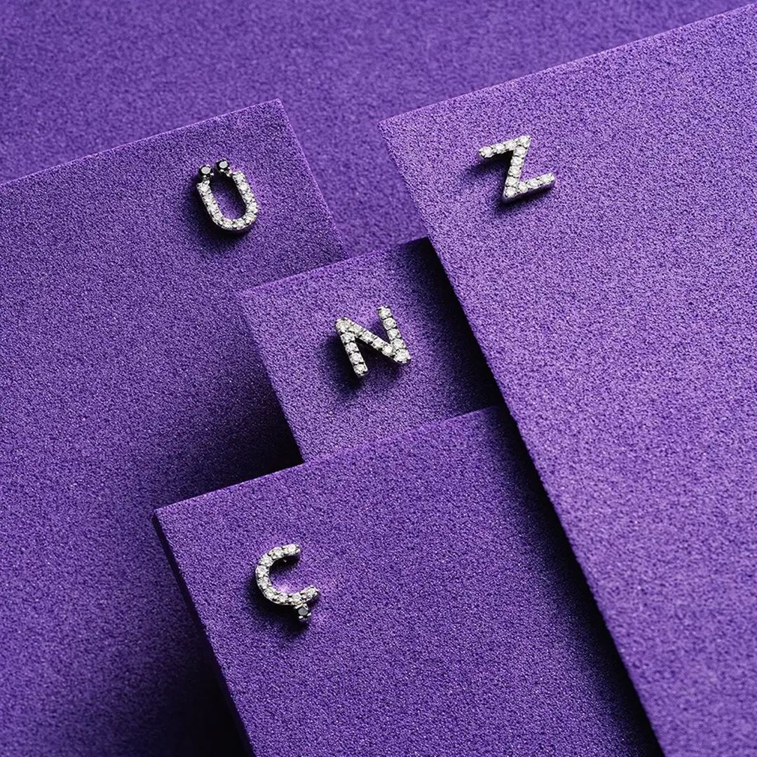 N Harf Pırlanta Taşlı Beyaz Altın Piercing