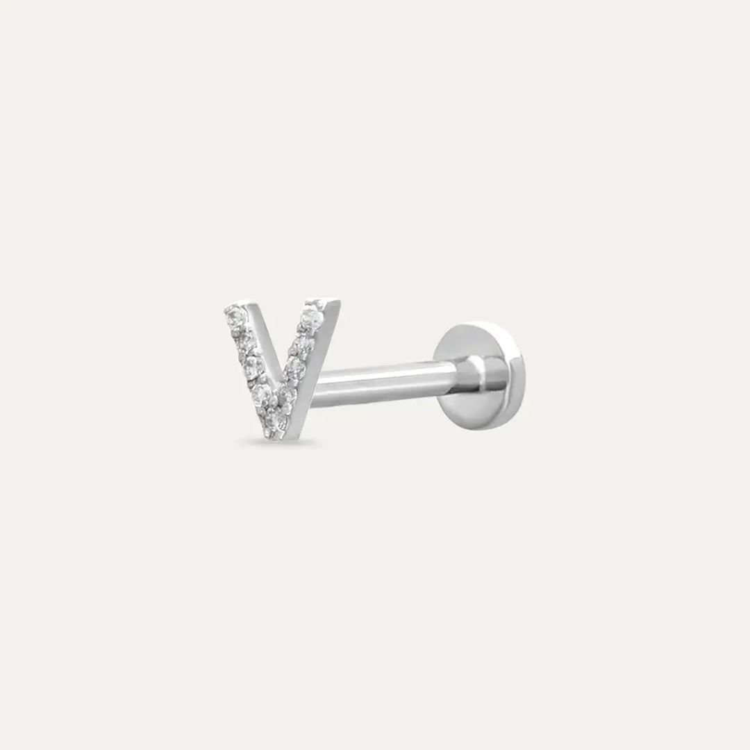 V Harf Pırlanta Taşlı Beyaz Altın Piercing
