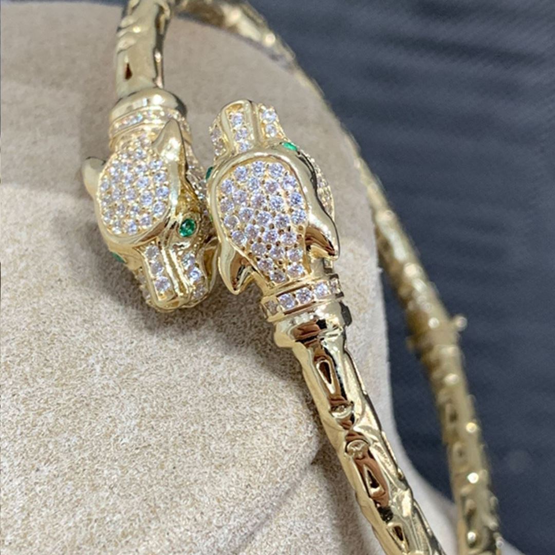 Beyaz Taşlı Kaplan Altın Bilezik Y00051