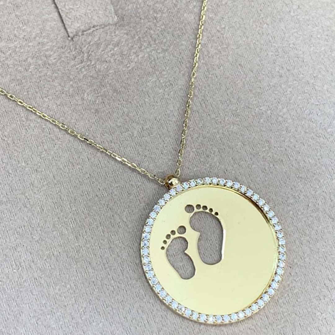 Bebek Ayaklı Plaka Altın Kolye KL0173