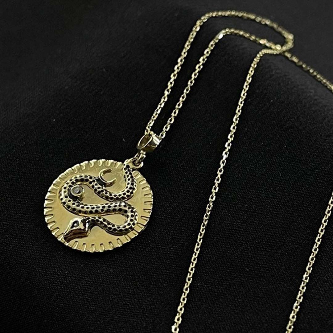 Yılan Motifli Madalyon Kolye KL0263