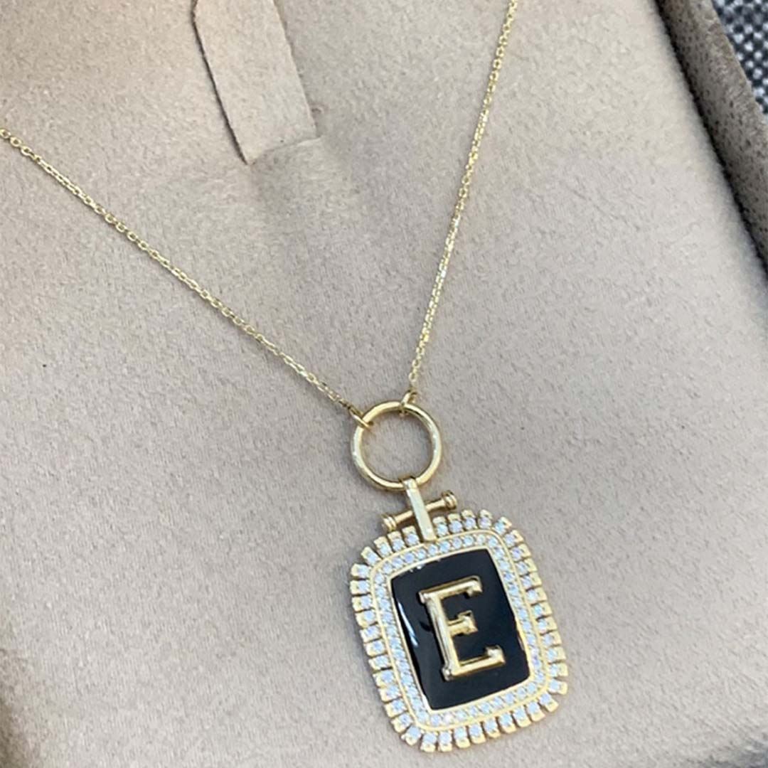 Siyah Taş Üzeri Altın Harfli Kolye Y00003