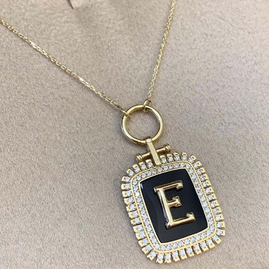 Siyah Taş Üzeri Altın Harfli Kolye Y00003