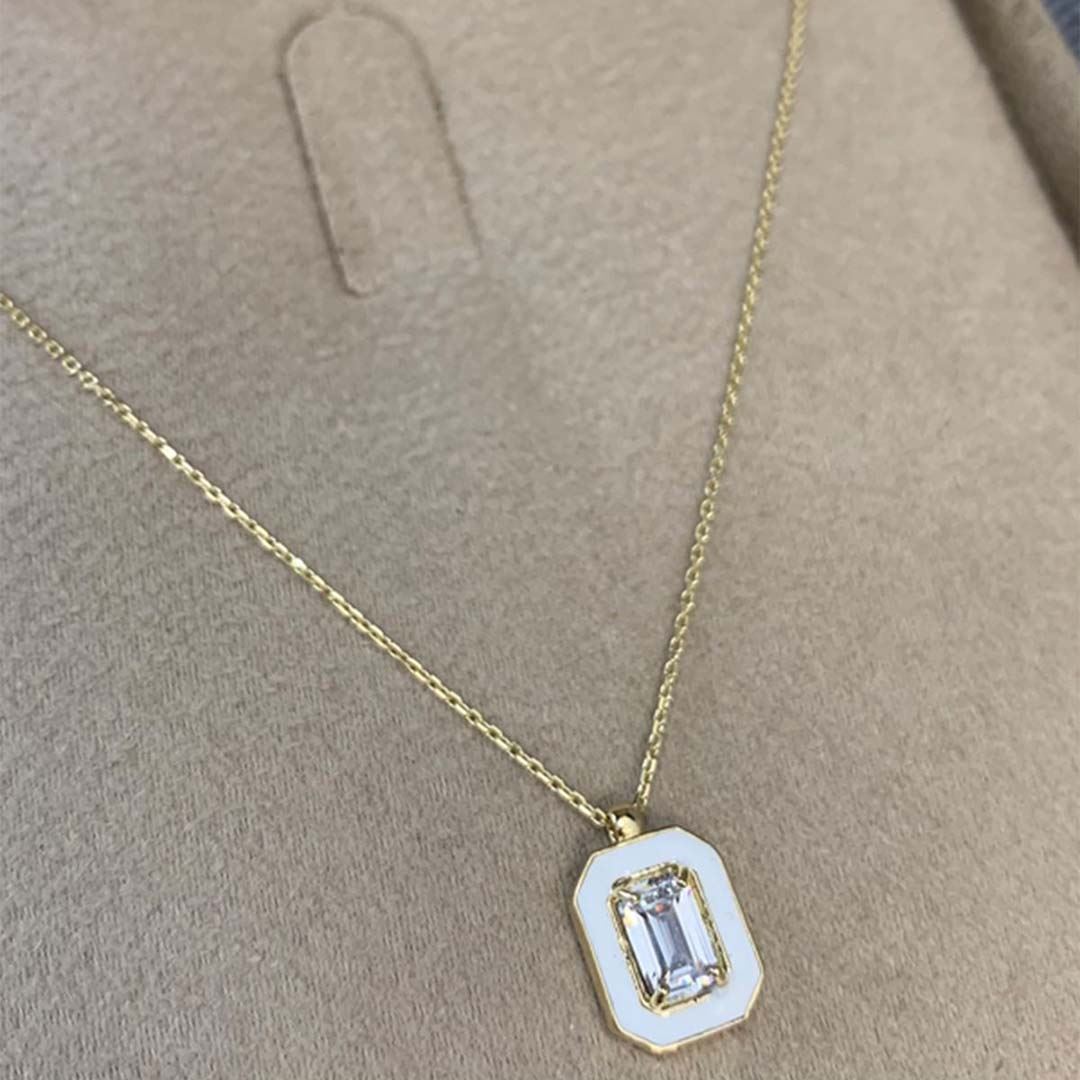 Beyaz Mineli Baget Kolye Y00354