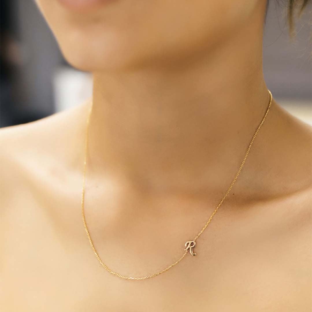 Fantazi Kesim Harf Kolye Y00783